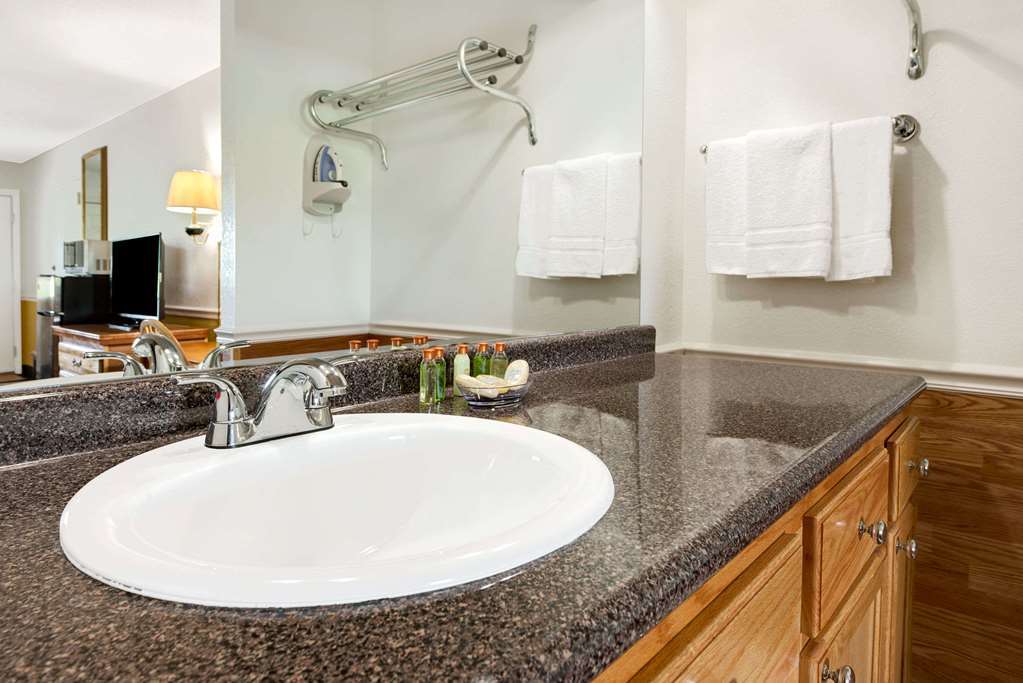 Hallmarc Inn & Suites Of West Memphis Bilik gambar